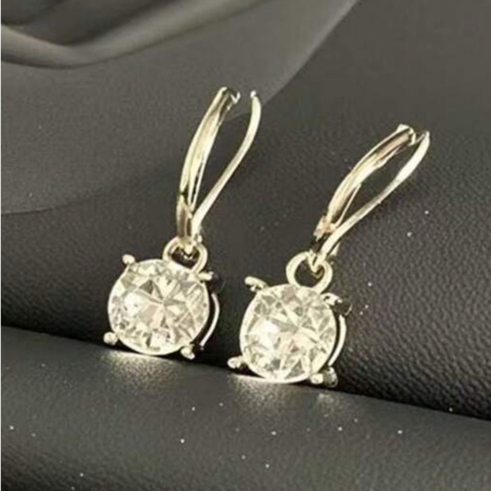 Cubic Zirconia Silver Drop Earrings  8mm with Lever Clasp GORGEOUS - Picture 4 of 8
